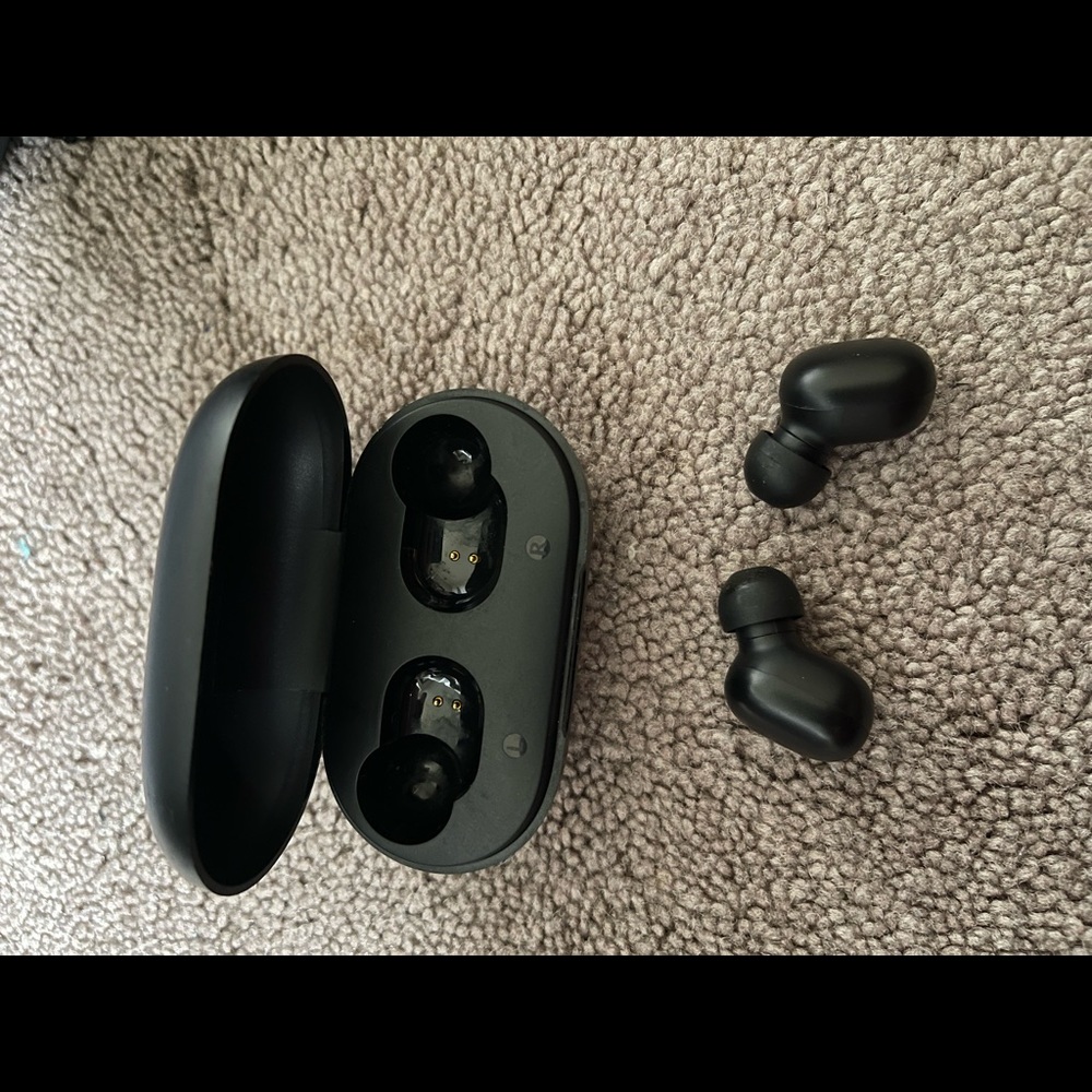 Bluetooth earbuds